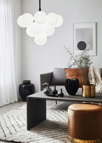 Lampa wisząca w kształcie kiści winogron z białymi kloszami i czarnym stelażem MarkSlojd 107911 Merlot 13xG9 56cm Kup online